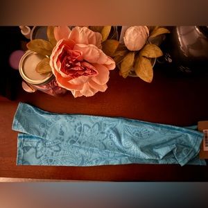Oiselle firecracker arm warmers